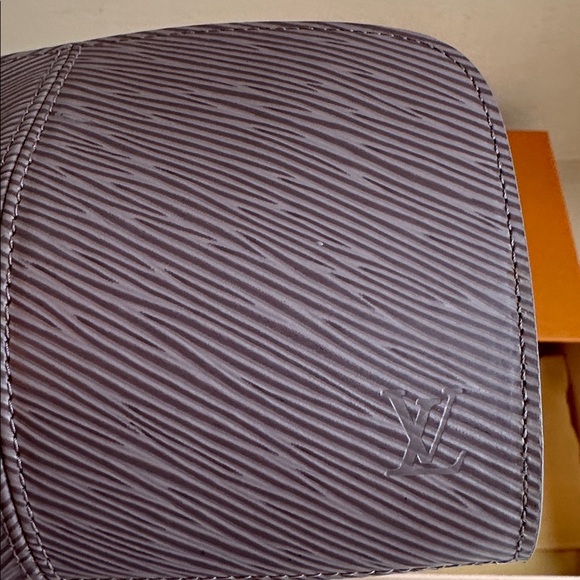 Vintage Louis Vuitton Lilac Epi Demi Lune Zip Wallet with box and dustbag VI0031 - Picture 15 of 17